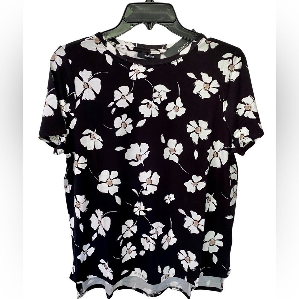 Alfani black floral shortsleeved blouse